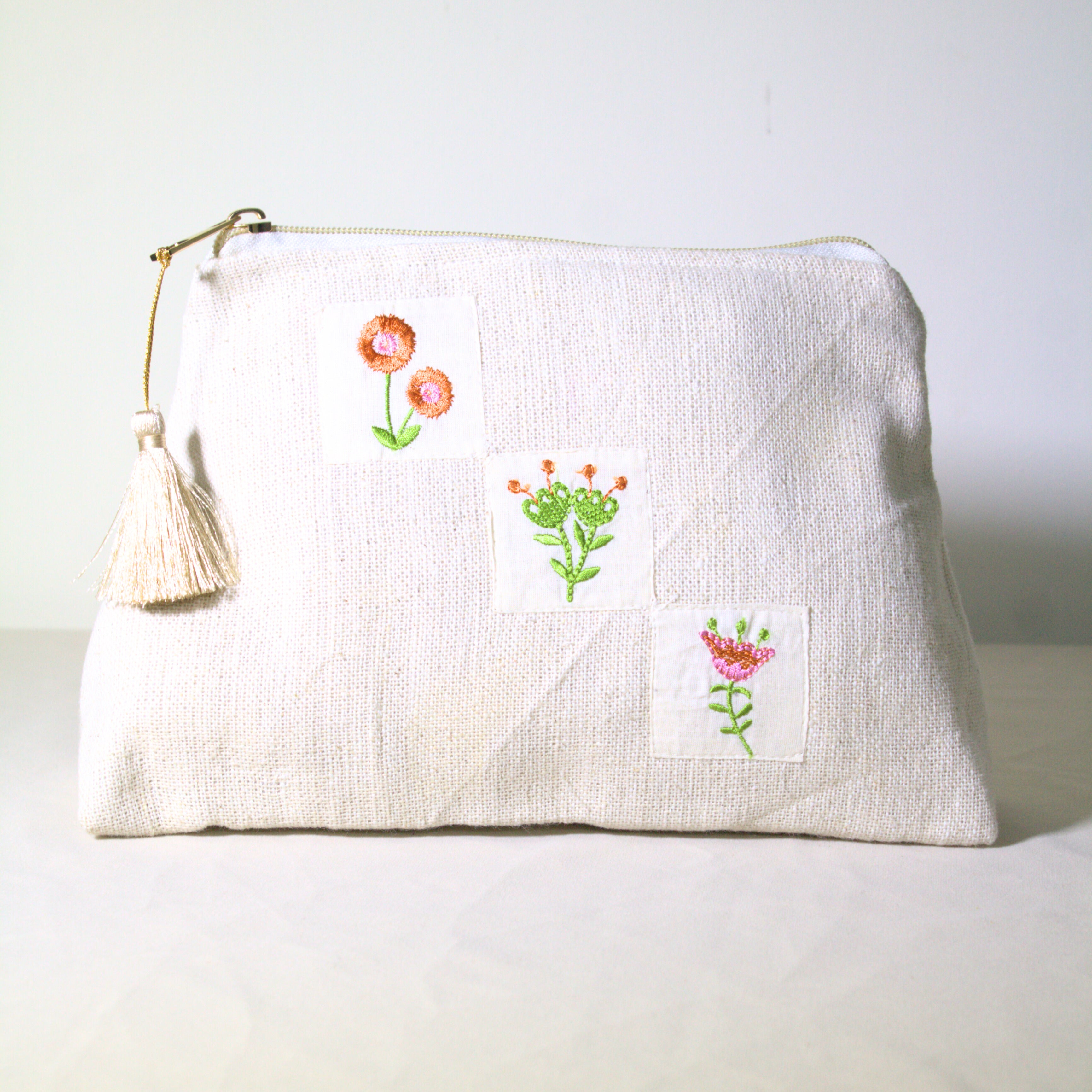 Blush Linen Makeup Pouch – Minimal Elegance