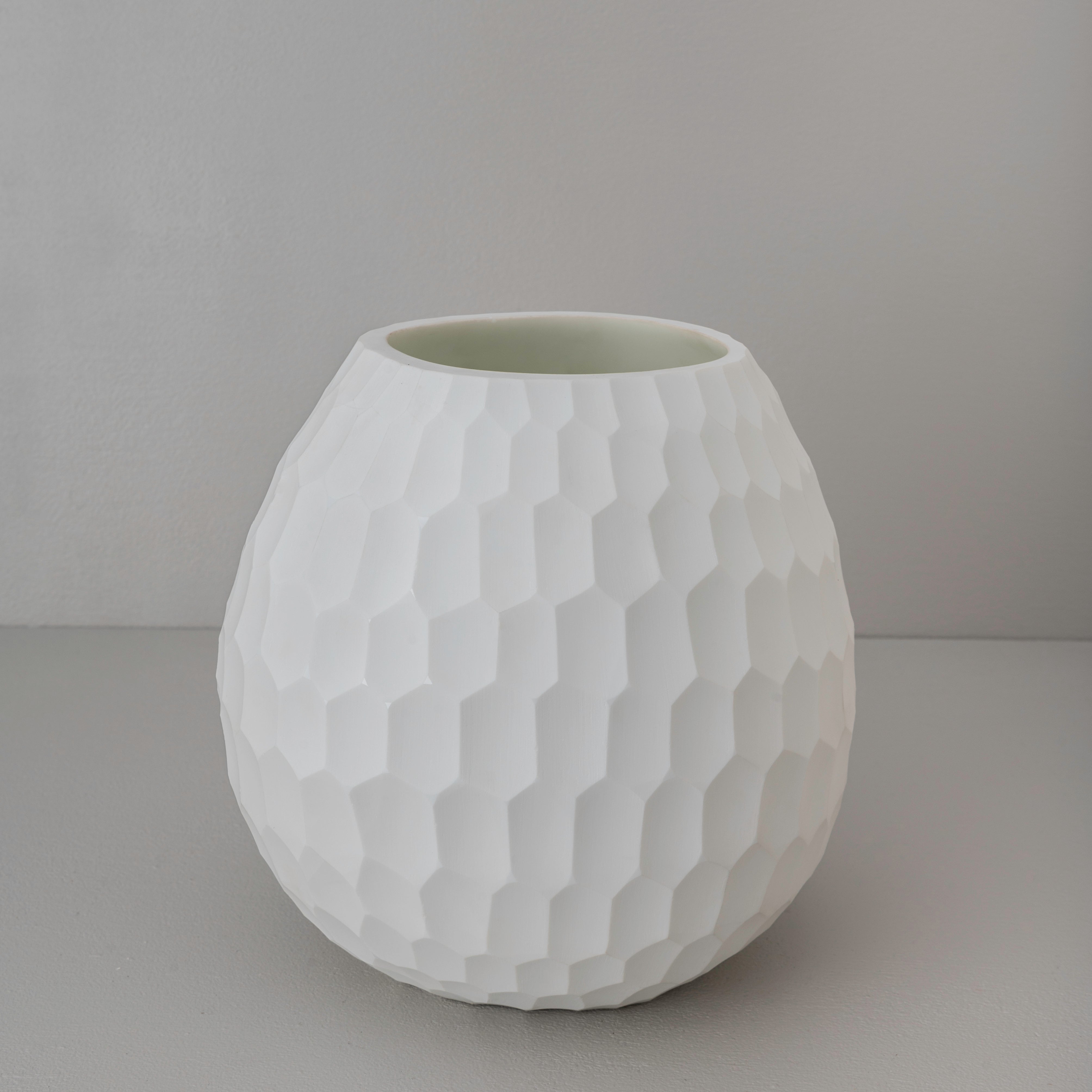 Linear Frost – Handcrafted Glass Vase