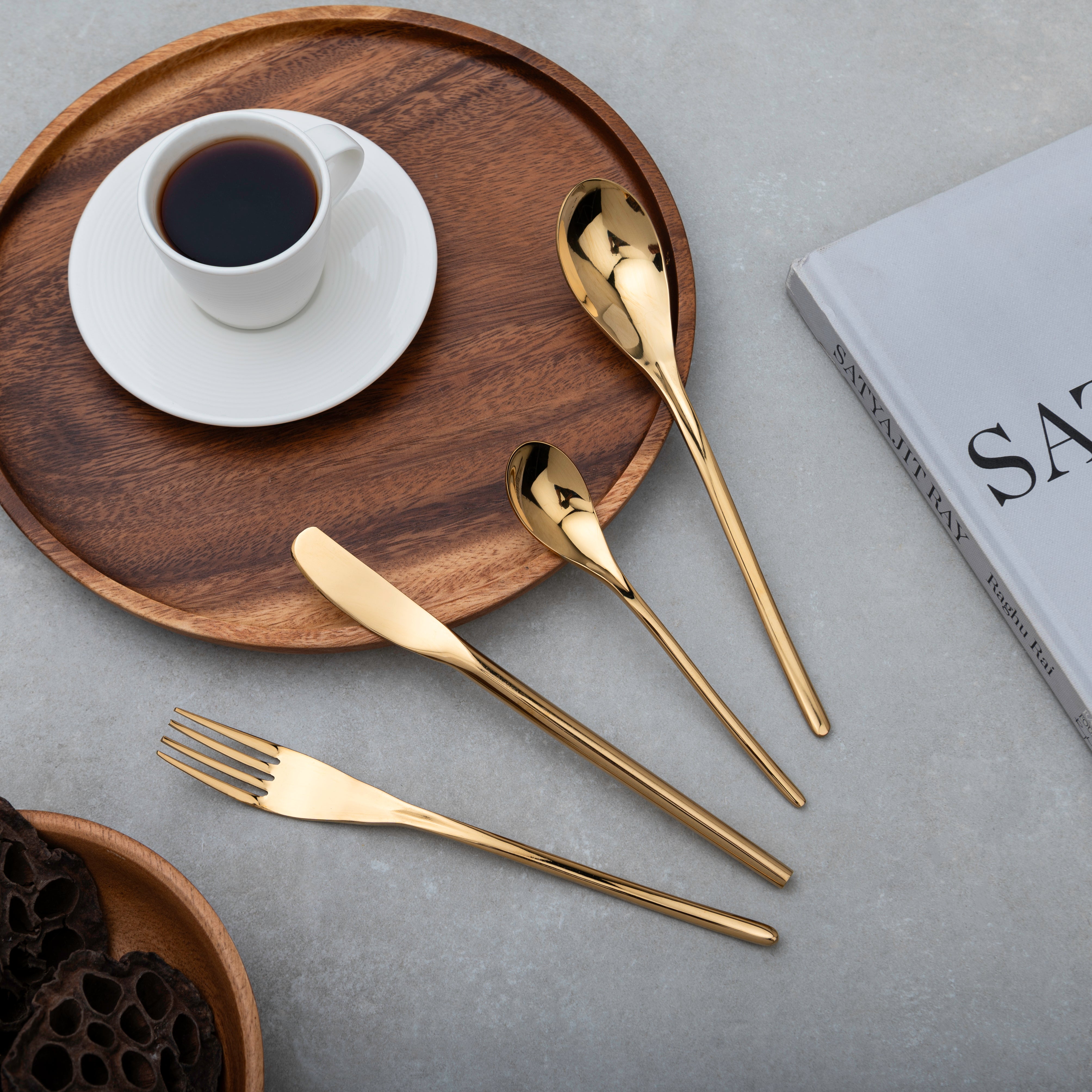 Cutlery Set Luxury Gold Finish Symphony of Elegance 16 pcs. set