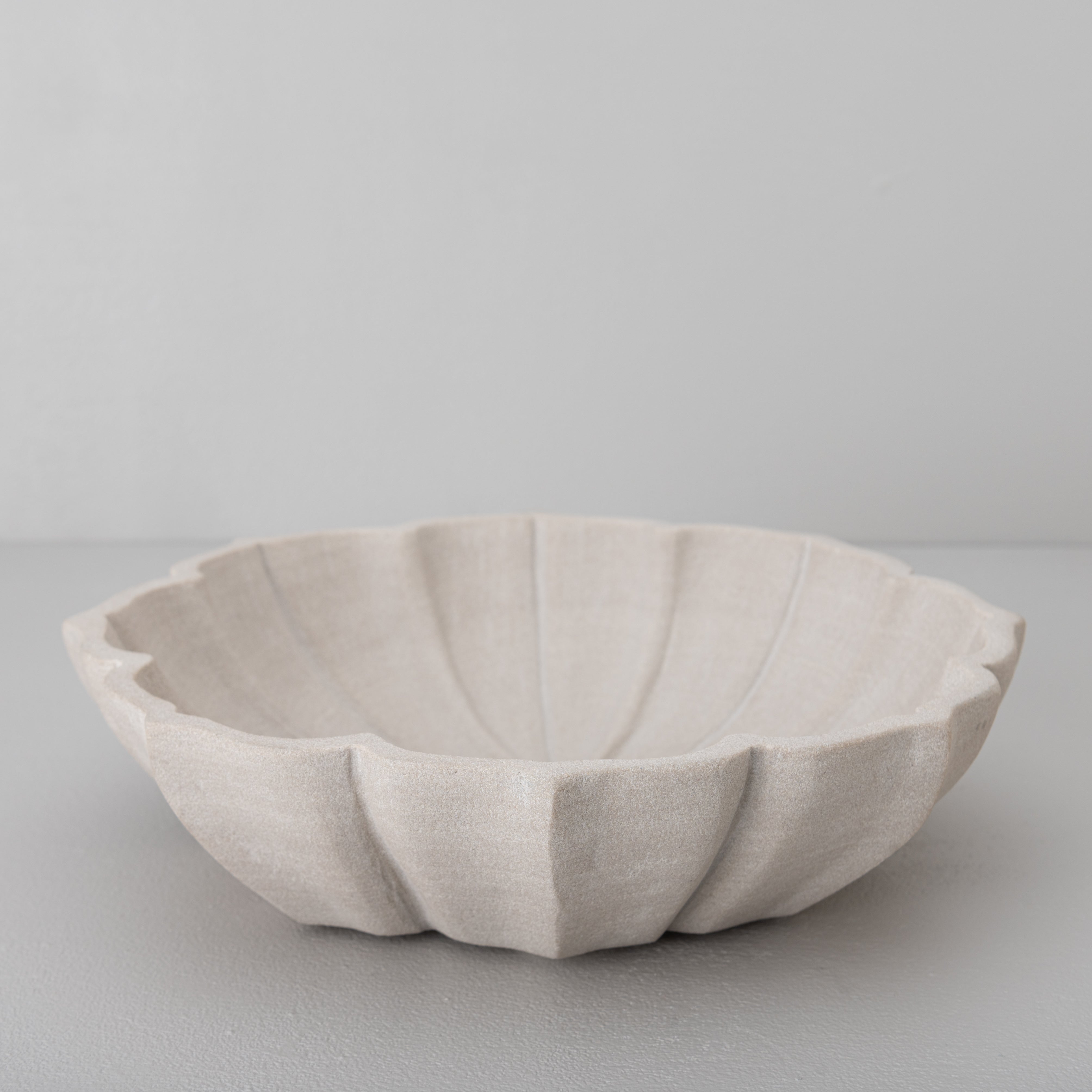 Mint Sandstone Bowl: A Timeless Elegance in Home Decor Urli