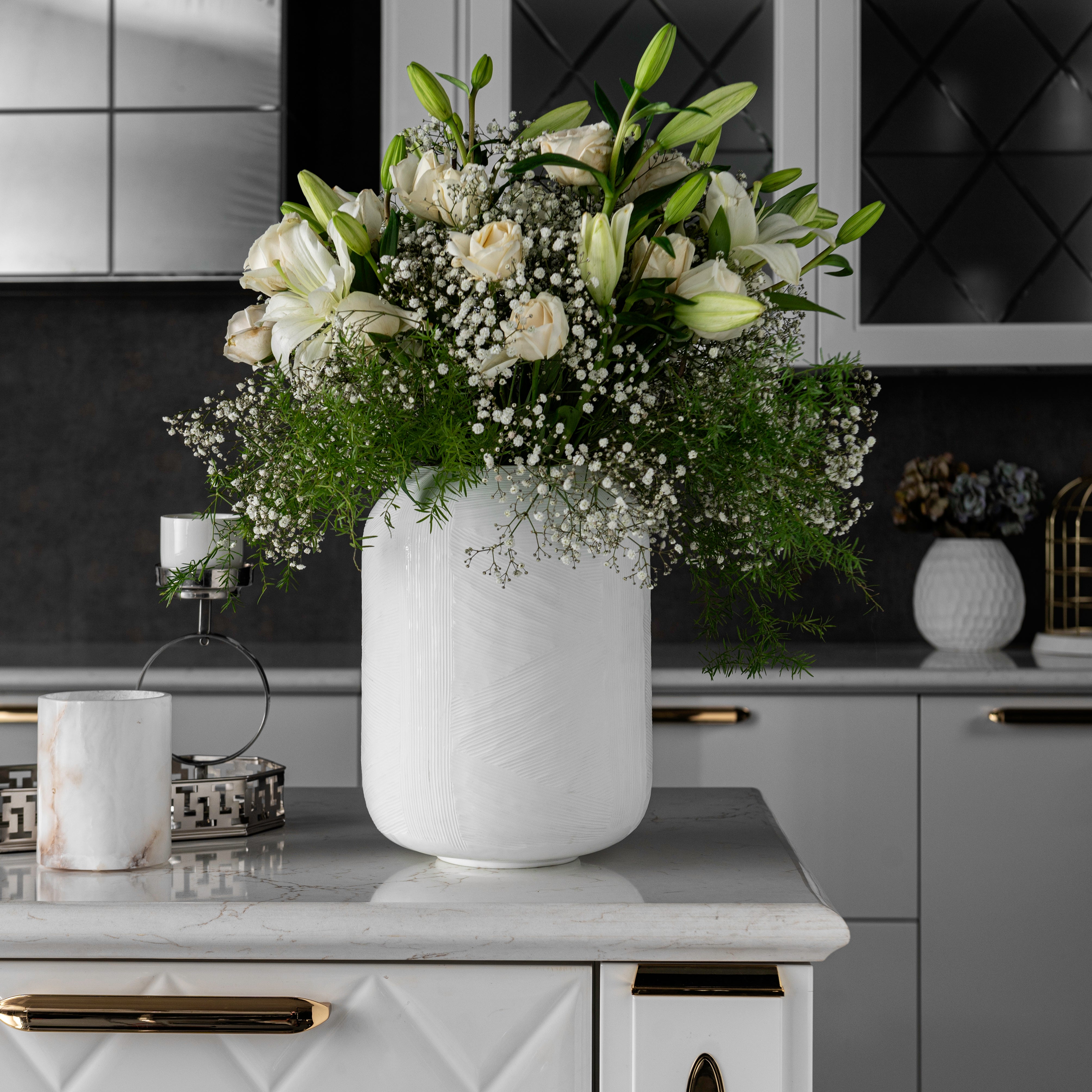 Luna Veil – Handcrafted Glass Vase