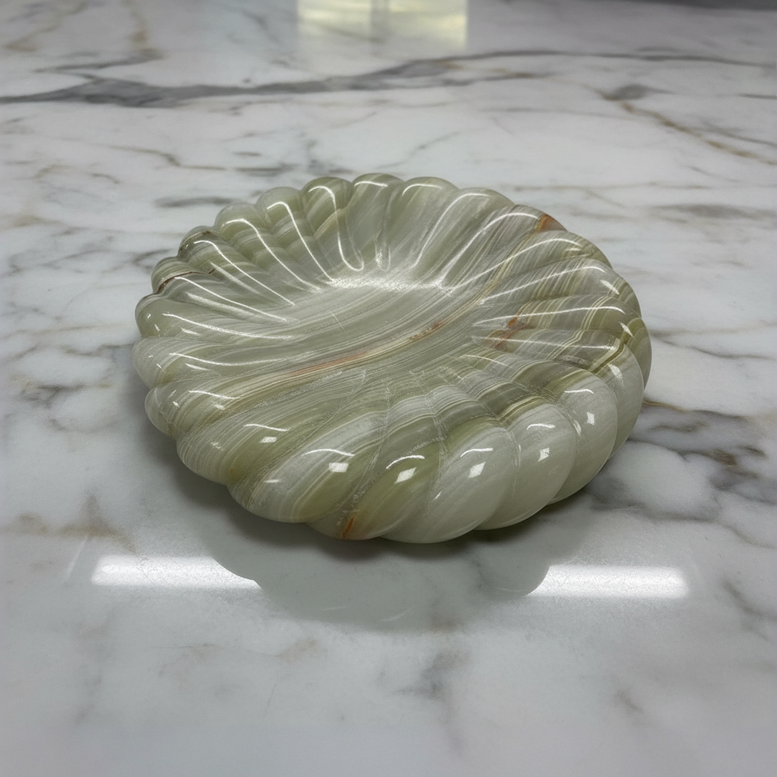 Aura Onyx Swirl Bowl