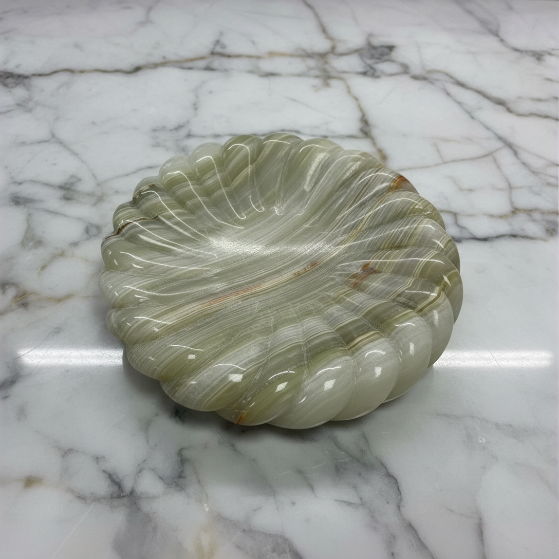 Aura Onyx Swirl Bowl