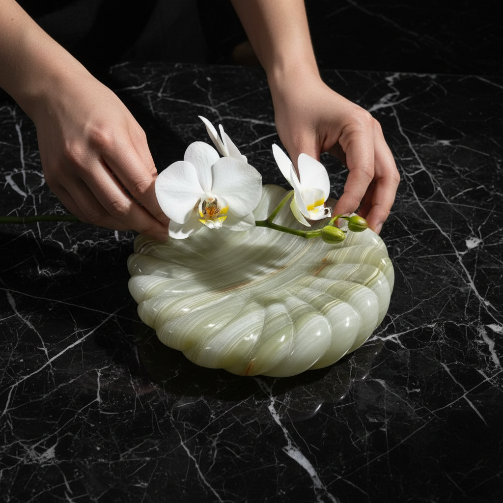 Aura Onyx Swirl Bowl